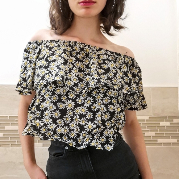 DAISIES OFF THE SHOULDER TOP - Picture 3 of 3